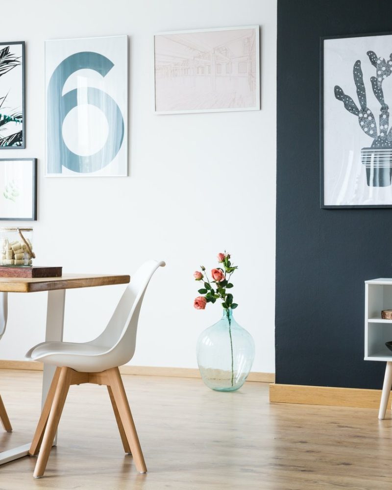 modern-house-bright-interior.jpg